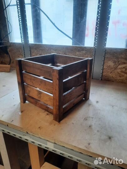 Кашпо деревянное для цветов