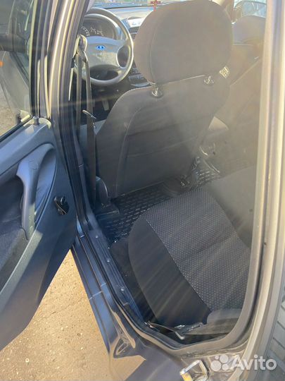 LADA Kalina 1.6 МТ, 2011, 49 800 км