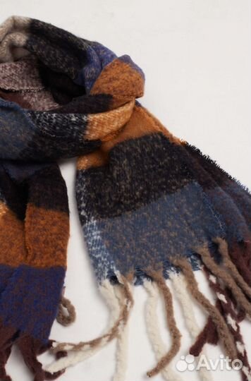 Женский теплый палантин