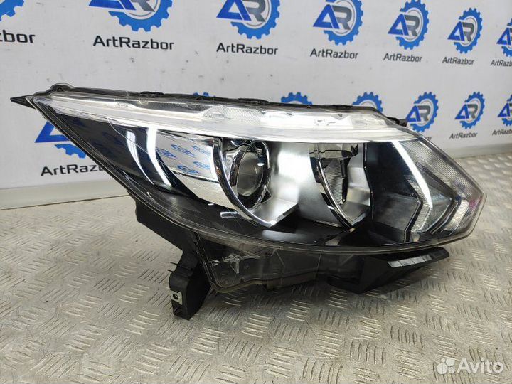 Фара правая Nissan Qashqai J11 1.2 HRA2DDT 2014