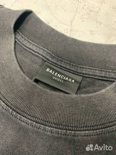 Футболка balenciaga