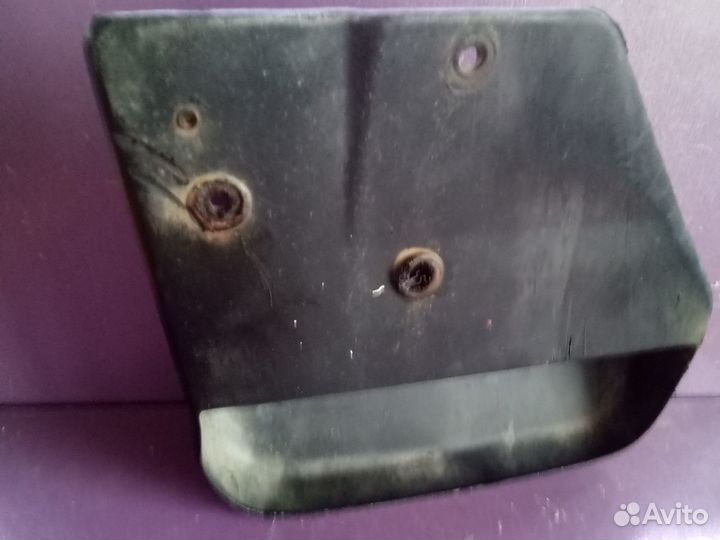 Брызговик правый Suzuki/Mazda Escudo/Grand Vitara