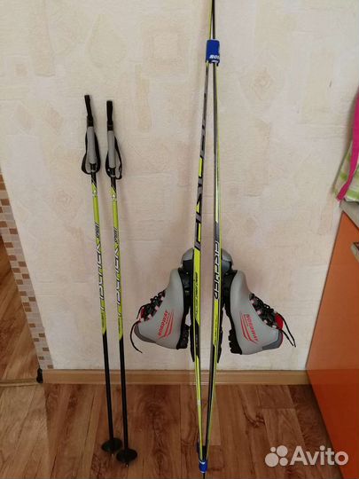 Беговые лыжи