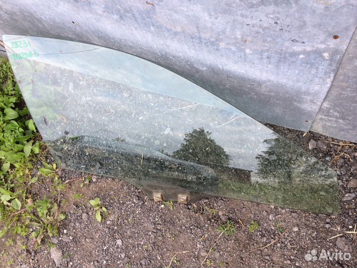 Стекло боковое переднее правое На Mazda 6 GG