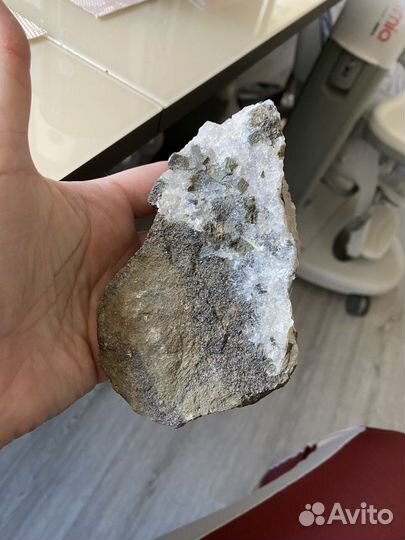 Камни и минералы. Друза аметиста