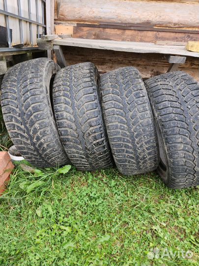 Bridgestone Blizzak Spike-01 255/55 R18