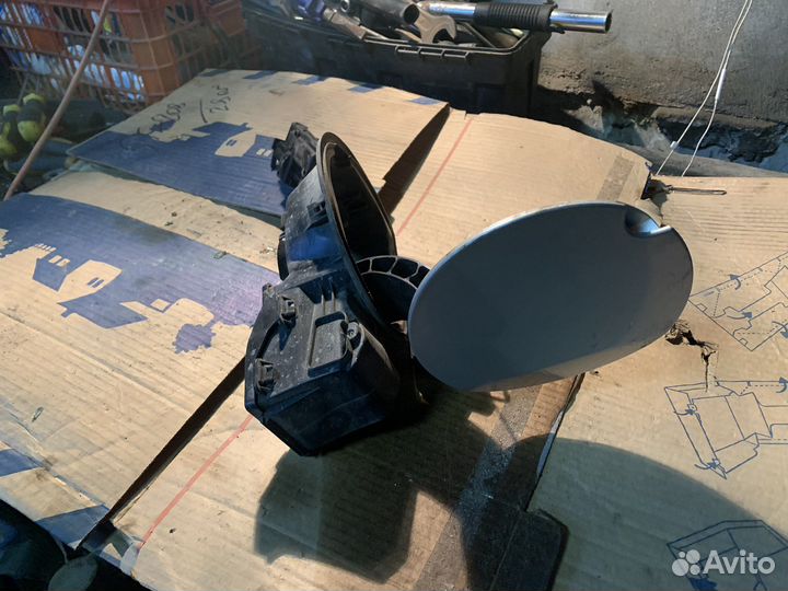 Renault fluence лючок бензобака