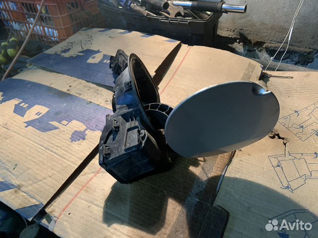 Renault fluence лючок бензобака