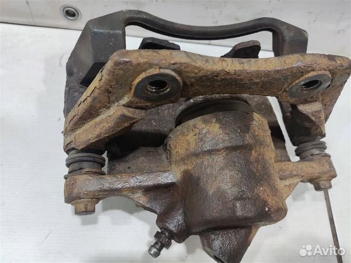 Суппорт передний правый Ford Mondeo III Рест