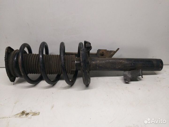 Стойка подвески передняя левая Ford Kuga 1 CBV