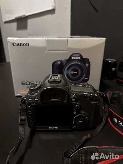 Зеркальный фотоаппарат Canon 5D Mark III