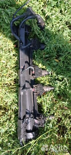 Топливная рампа с форсунками Golf 4 1.6