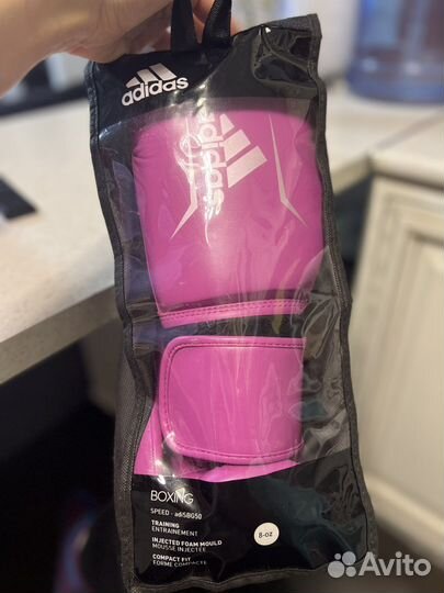 Боксерские перчатки adidas