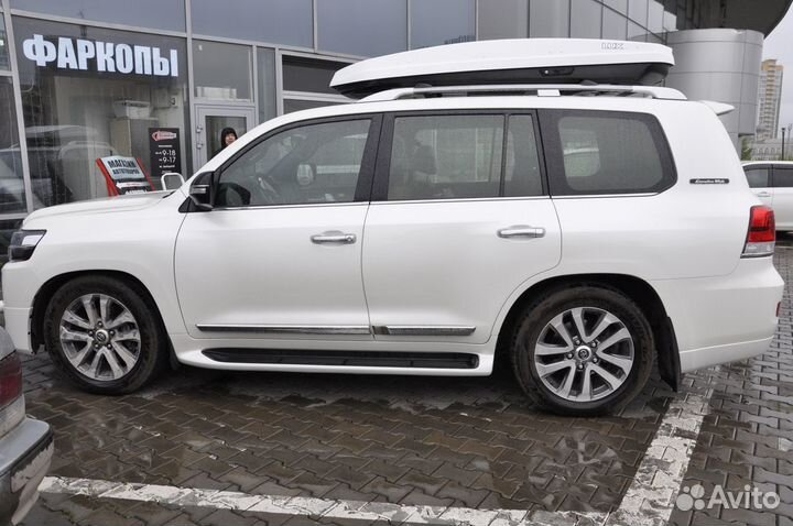 Бокс на крышу автомобиля