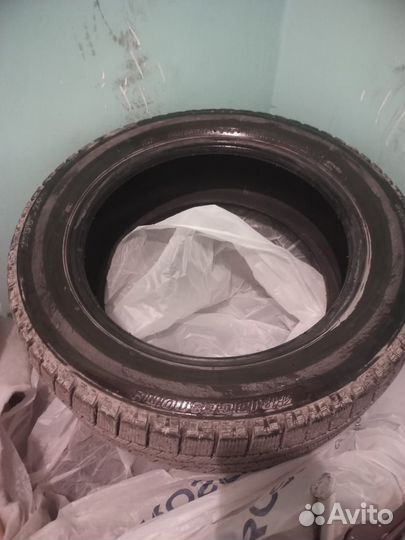 Bridgestone Blizzak VRX 215/55 R17