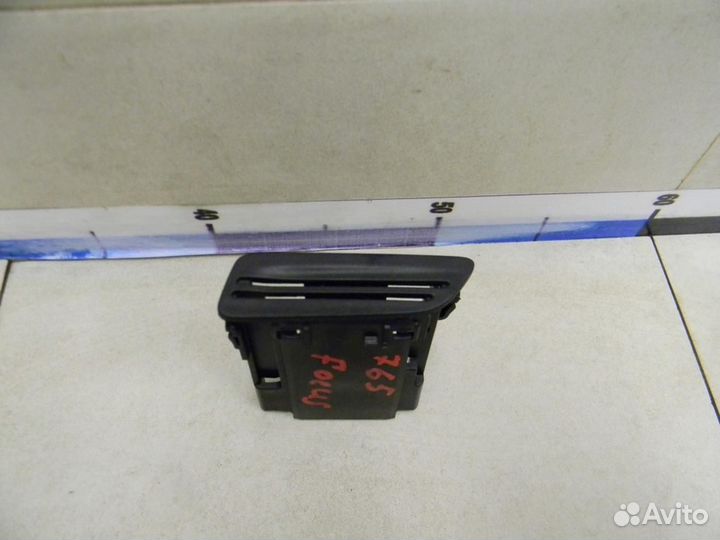 Накладка (кузов внутри) Focus III 2011