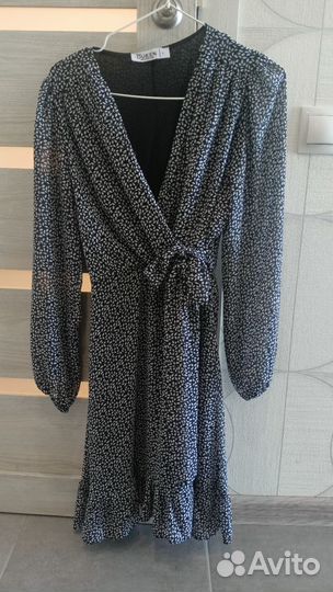 Платье шифоновое на запах, размер L