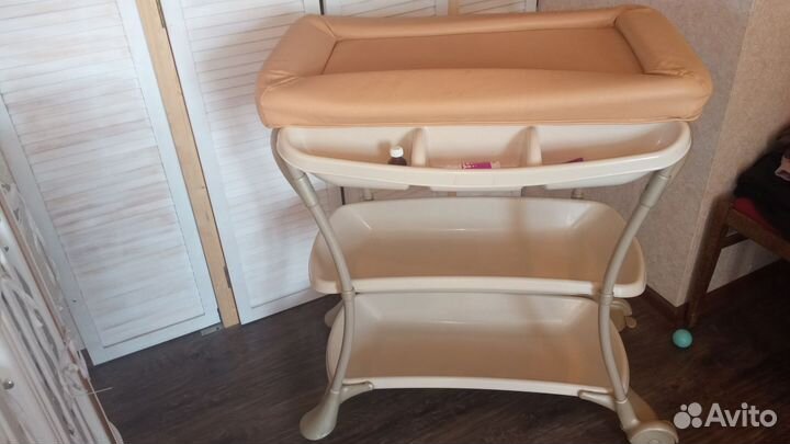 Детская ванночка с пеленальным столом