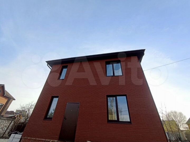 Дом 183,1 м² на участке 4,4 сот.