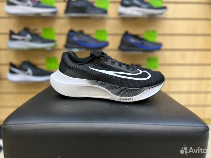 Кроссовки беговые Nike