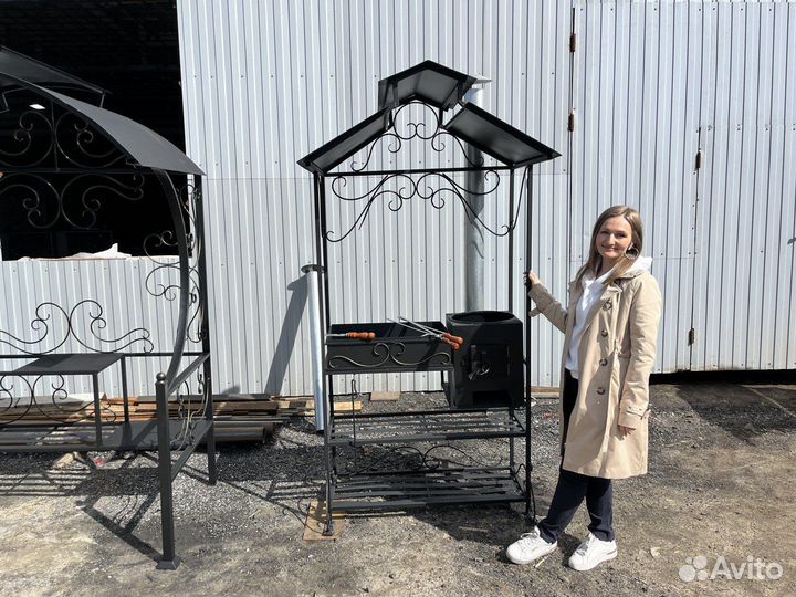 Мангал с крышей и печью