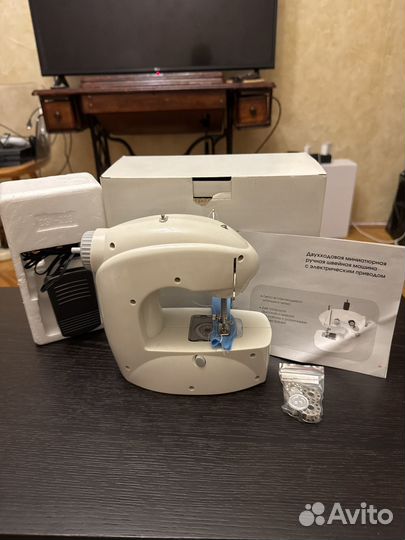 Ручная швейная машинка