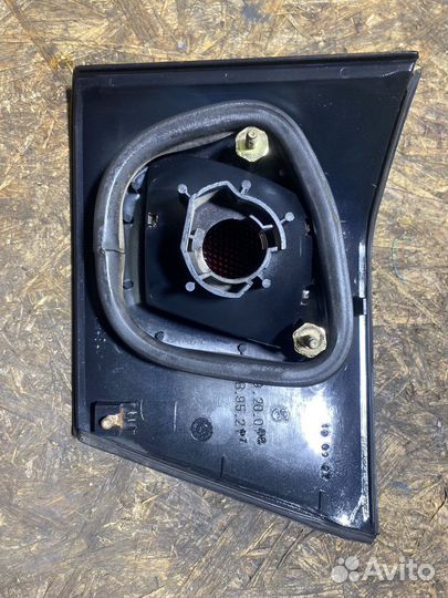 Задний левый фонарь внутр mitsubishi carisma