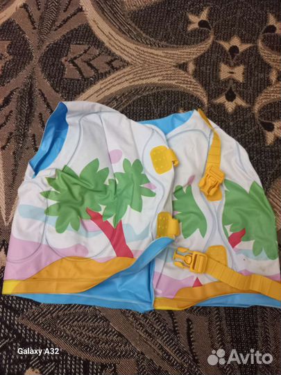 Жилет для плаванья