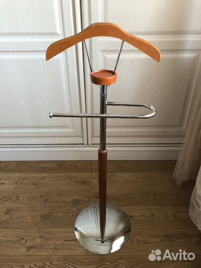 Вешалка напольная костюмная