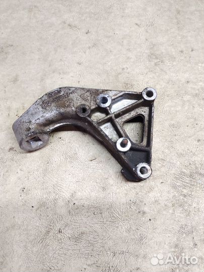 Кронштейн генератора ваз 2110