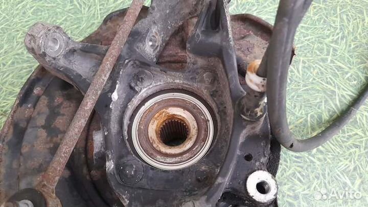 Кулак поворотный задний правый Mercedes E W211 3.2