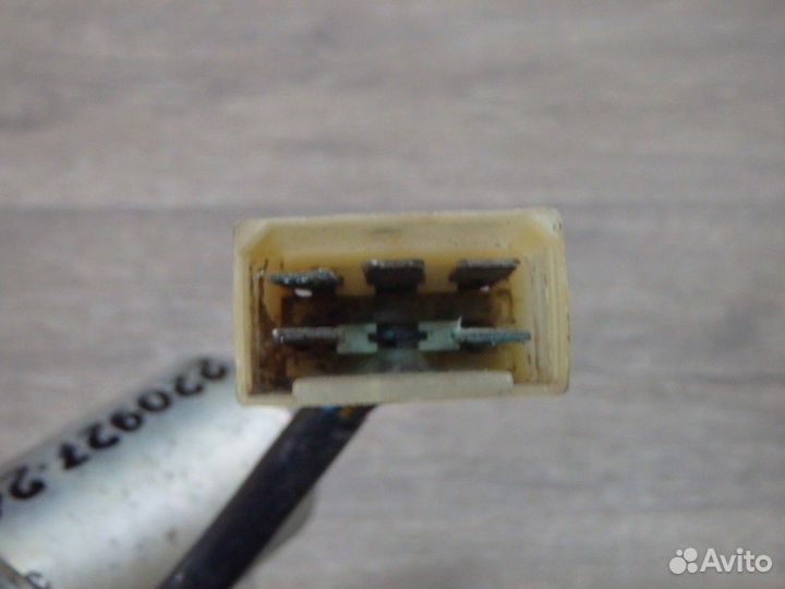 Моторчик стеклоочистителя передний 2110