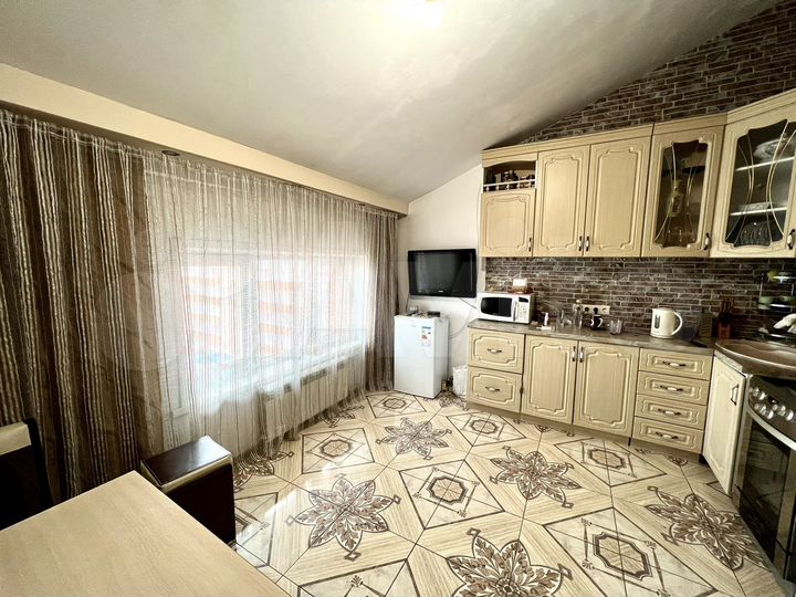3-к. квартира, 75 м², 10/10 эт.