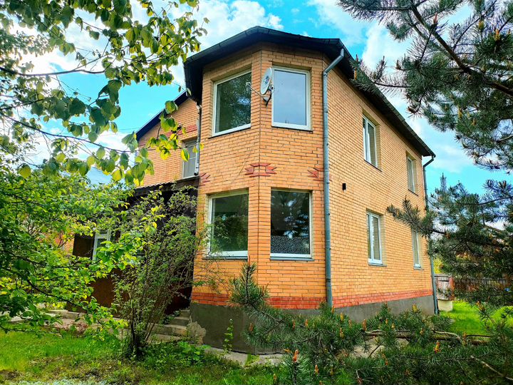 Дом 240,4 м² на участке 6 сот.