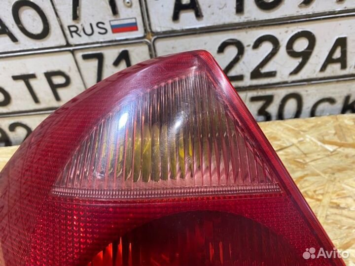 Фонарь задний левый Ford Mondeo 3