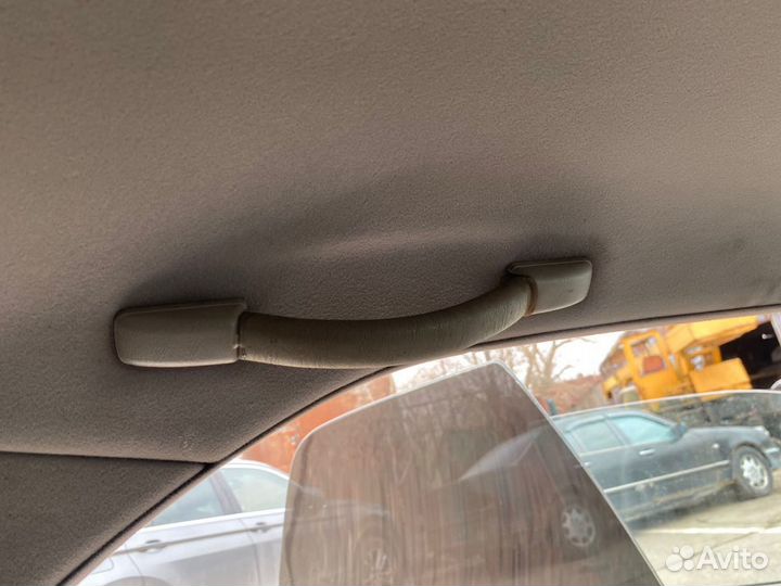 Ручки потолка Toyota Mark 2 100