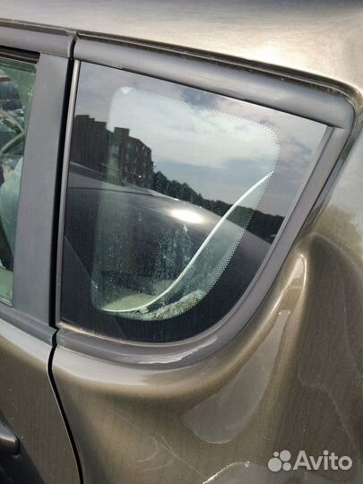 Левая задняя форточка пежо 3008