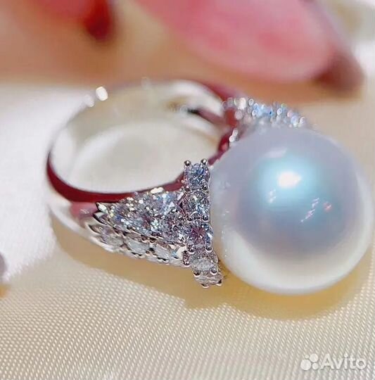 Красивое новое модное кольцо с жемчугом и серьгами