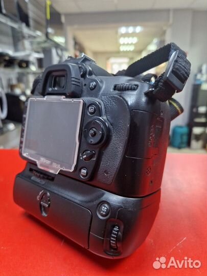 Зеркальный фотоаппарат Nikon D90 KIT 16-85mm