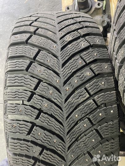 Michelin X-Ice North 4 235/45 R18