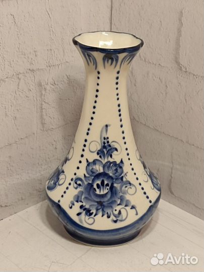 Ваза фарфор, Гжель. 16,5 см