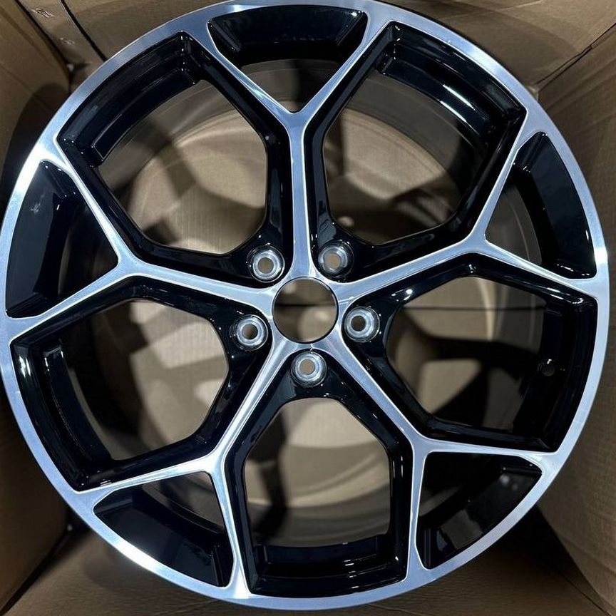 Литые диски Audi 8.5×R19 5×112