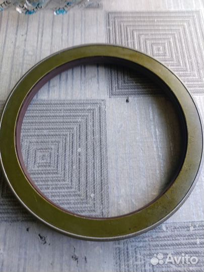 Сальники бортового редуктора