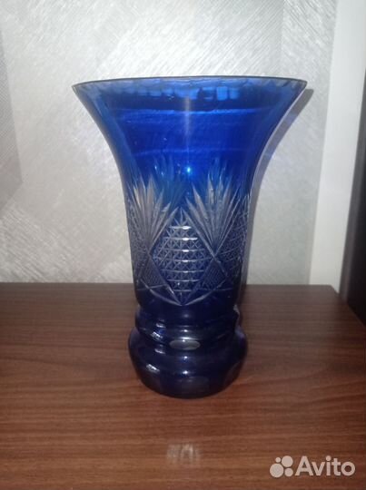Ваза хрустальная синяя