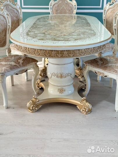 Столы и стулья