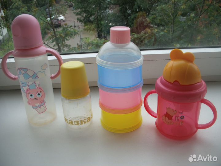 Поильник,контейнер из 3-х ярусов,вилочка,бутылочки