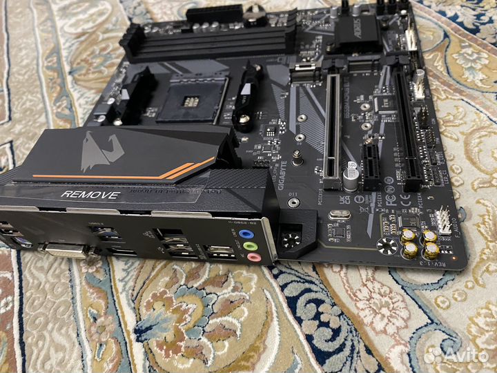 Материнская плата