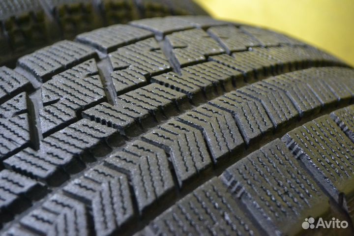 Bridgestone Blizzak VRX 205/60 R16