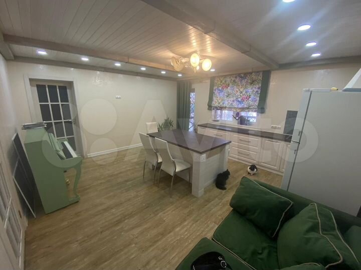 Коттедж 230 м² на участке 11,5 сот.