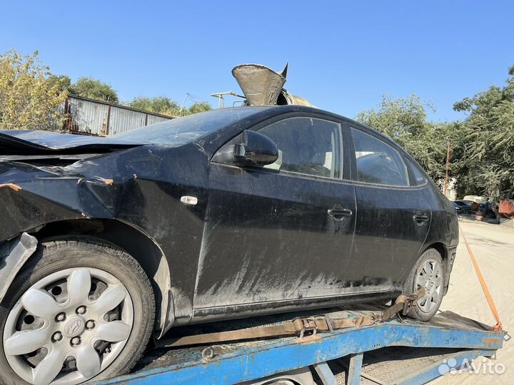 В разборе Hyundai Elantra 2009 л МКПП 1.6 л